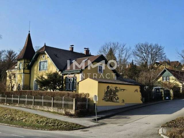 Immobilie in Zwettl-Niederösterreich - Repräsentative Villa in Zwettl mit 2137 m² Grundstück - Wohnen und Arbeiten stilvoll vereint - Bild 1