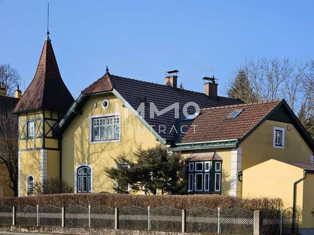 Immobilie in Zwettl-Niederösterreich - Repräsentative Villa in Zwettl mit 2137 m² Grundstück - Wohnen und Arbeiten stilvoll vereint - Bild 2