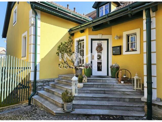 Immobilie in Zwettl-Niederösterreich - Repräsentative Villa in Zwettl mit 2137 m² Grundstück - Wohnen und Arbeiten stilvoll vereint - Bild 3