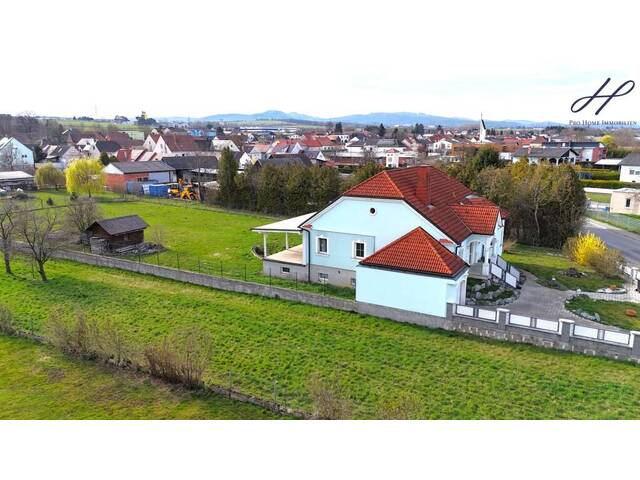 Immobilie in Neutal - Stilvolles Einfamilienhaus mit weitläufigem Grundstück in ruhiger Lage - Bild 3