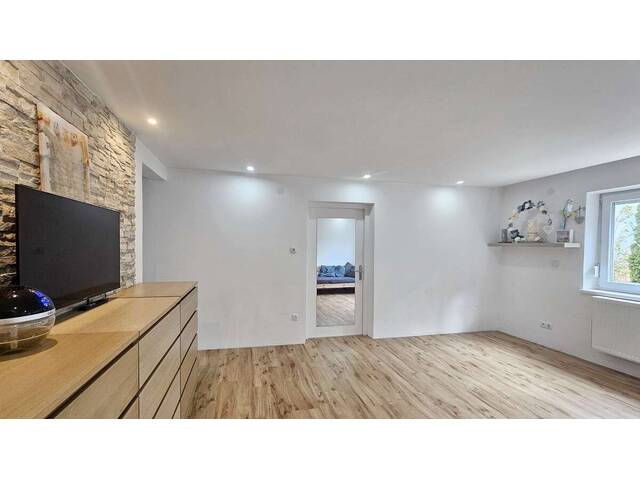 Immobilie in Grinzens - Wohnkomfort mit Aussicht: 3-Zimmer-Wohnung mit Garten & Panoramablick in Grinzens - Bild 3