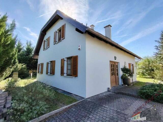 Immobilie in Schönau an der Triesting - Großzügig gebautes Einfamilienhaus (Baumeisterhaus) auf 950m² Grund - nur 25min nach Wien! - Bild 3