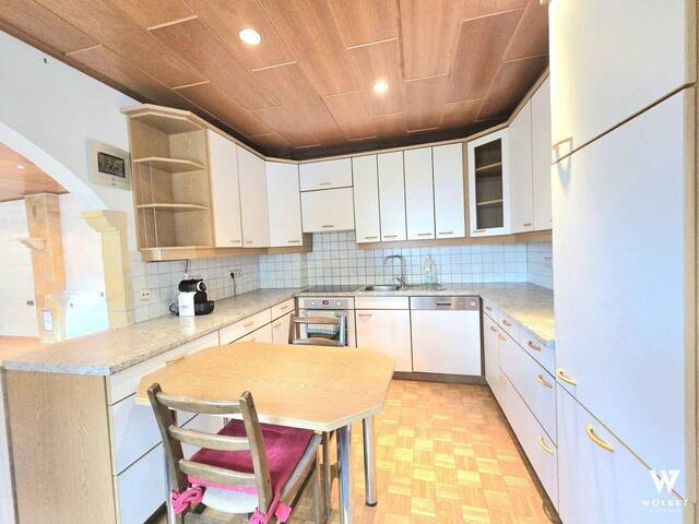 Immobilie in Stockerau - Ein Haus für mehrere Generationen | großzügige Wohnfläche mit ca. 225 m2 | Garage | viel Stauraum | Werkstatt | Garten - Bild 3