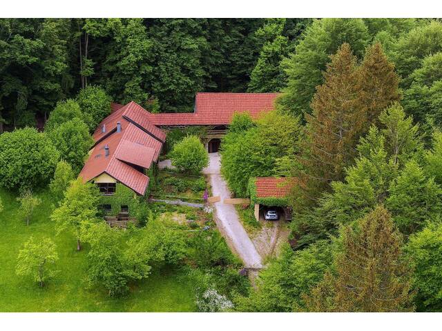 Immobilie in Klaffer am Hochficht - Traumanwesen in Alleinlage – 12.000 m² für Naturliebhaber und Pferdehalter - Bild 0