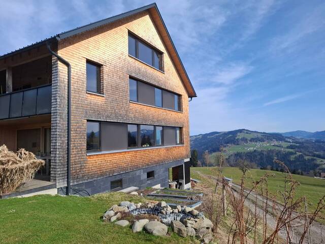 Immobilie in Alberschwende - Freistehendes Holzhaus mit Aussicht über den Bregenzerwald - Bild 0