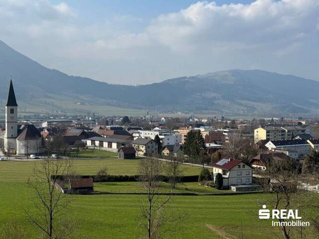 Immobilie in Micheldorf - Großzügiges Haus mit 3 Wohnungen, 2 Terrassen und Garagen auf großem Grundstück in Micheldorf - Bild 4