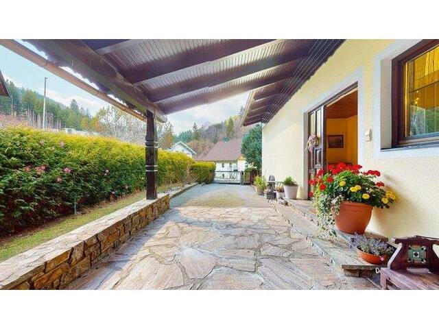 Immobilie in Hüttenberg - Großzügiges Wohnhaus mit zwei vollwertigen Wohnebenen in ruhiger Naturlage - ideal für Familie oder Mehrgenerationenwohnen - Bild 1