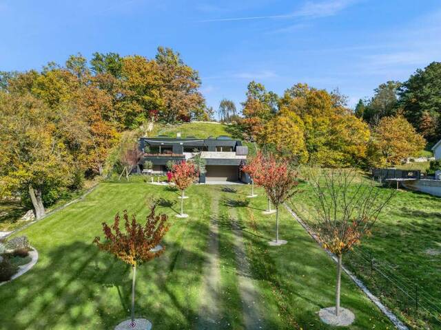 Immobilie in Hof am Leithaberge - Reduktion in ihrer luxuriösesten Form. Einzigartige Architekten Villa - 25 Minuten von Wien - Bild 2