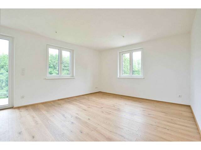 Immobilie in Straß im Attergau - 2-Zimmer-Wohnung mit Balkon und Naturblick!! - Bild 1