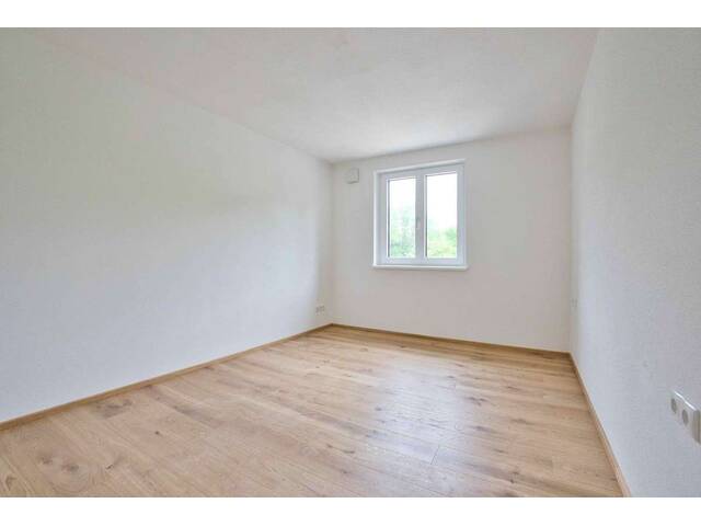Immobilie in Straß im Attergau - 2-Zimmer-Wohnung mit Balkon und Naturblick!! - Bild 4