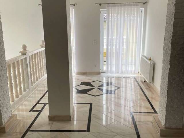 Immobilie in Gerasdorf - Hochwertig ausgestattetes Einfamilienhaus mit einem zusätzlichen Haus - Bild 1