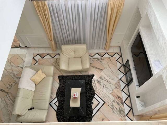 Immobilie in Gerasdorf - Hochwertig ausgestattetes Einfamilienhaus mit einem zusätzlichen Haus - Bild 2