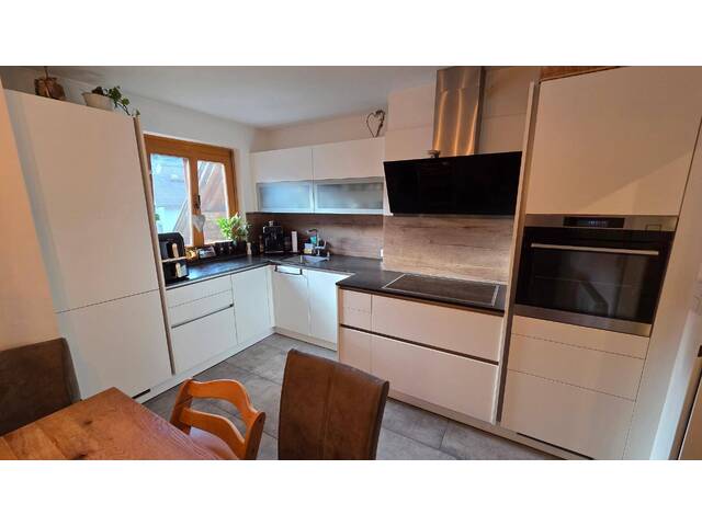 Immobilie in Möllbrücke - Hochwertig renovierte 3‑Zimmer‑Eigentumswohnung mit Balkon, Markenküche, Parkplatz, Gartenanlage - Bild 3