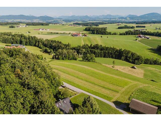 Immobilie in Mattsee - Ursprüngliches Bauernhaus mit Panoramablick über das Salzburger Alpenvorland - Bild 2