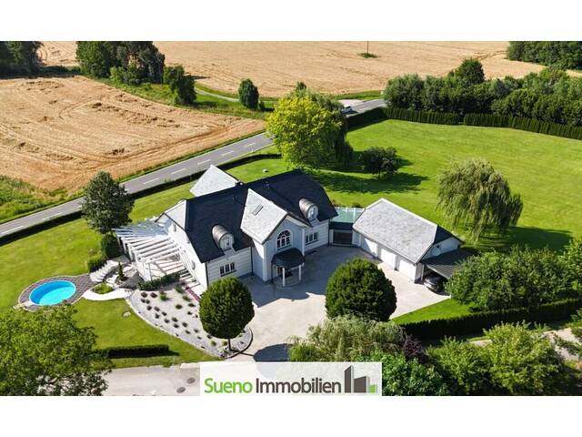 Immobilie in Nußbach - Villa auf fast 8000m2 mit eigenem Fitness-Studio, 3 Garagen, Carport, etc. - Bild 0