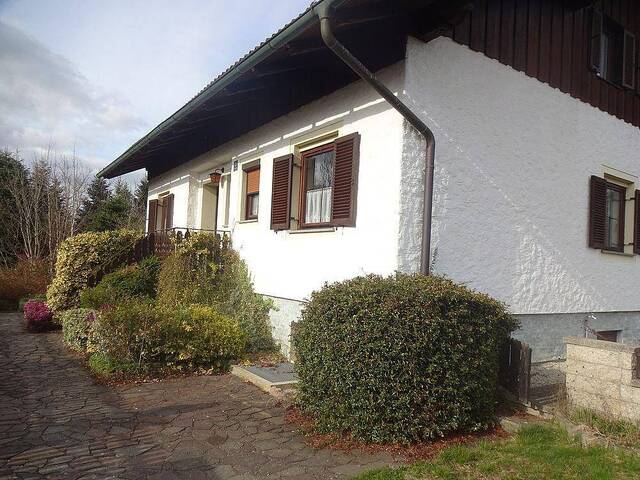 Immobilie in Altheim - Rarität: Wohnhaus mit viel Grund und Wald in Altheim - Bild 0