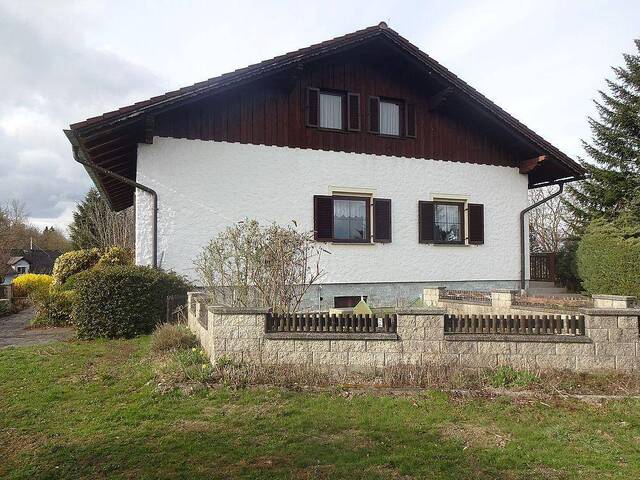 Immobilie in Altheim - Rarität: Wohnhaus mit viel Grund und Wald in Altheim - Bild 1