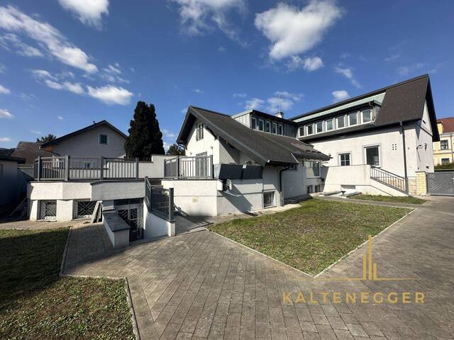 Immobilie in Markt Piesting - Sonnenbeschienenes Grundstück mit Blick auf die Hohe Wand - ein ländliches Mehrfamilienhaus und ein Einfamilienhaus - Bild 0