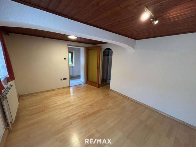 Immobilie in Palterndorf - Gemütliches Einfamilienhaus mit Carport & Innenhof auf ca. 302 m² Grundstück - Bild 2