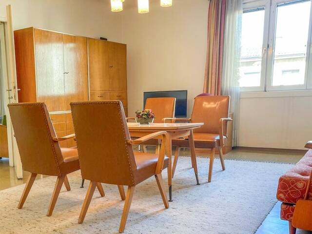 Immobilie in Schwechat - 137 m² Wohnfläche - großzügige 4-Zimmer-Wohnung mit Entwicklungspotenzial - Bild 1