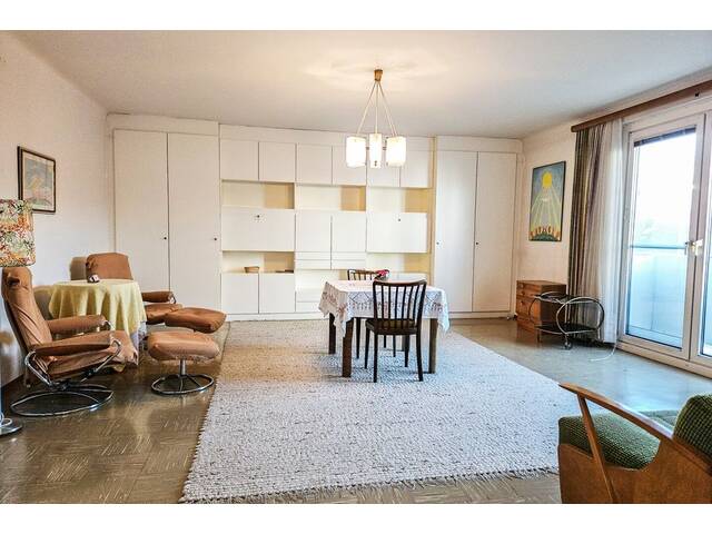 Immobilie in Schwechat - 137 m² Wohnfläche - großzügige 4-Zimmer-Wohnung mit Entwicklungspotenzial - Bild 3