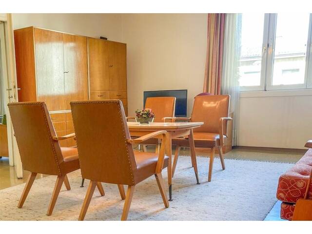 Immobilie in Schwechat - 137 m² Wohnfläche - großzügige 4-Zimmer-Wohnung mit Entwicklungspotenzial - Bild 4