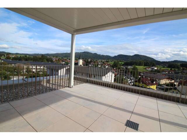Immobilie in Henndorf am Wallersee - Bemerkenswerte 108m² große Penthouse-Maisonette in Henndorf! - Bild 0
