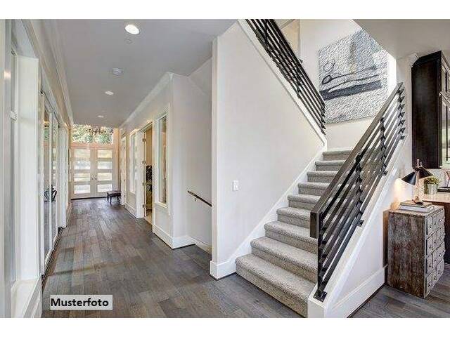 Immobilie in Sachsenburg - Familienfreundliche 5-Zimmer-Wohnung mit sonniger Dachterrasse - Bild 0