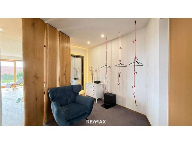 Immobilie in Gerersdorf bei Güssing - Architektenhaus in sonniger Ruhelage mit Spiral-Weinkeller, Infinity Pool und Burgblick - Bild 2