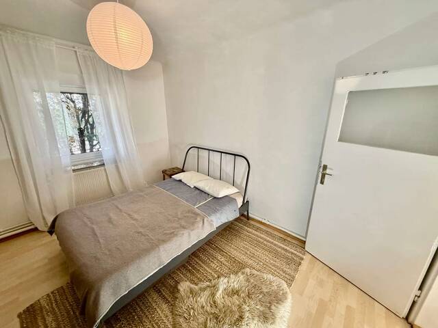 Immobilie in Laa an der Thaya - Liebes Wochenendhaus mit geringen Betriebskosten in ruhiger Siedlungslage von Laa an der Thaya! - Bild 2