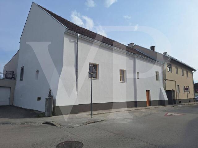 Immobilie in Pfaffstätten - Einzigartiges Wohnerlebnis im historischen Schlüsslerhof (13. Jh.) – Luxus trifft Geschichte & Gestaltungsspielraum - Bild 2