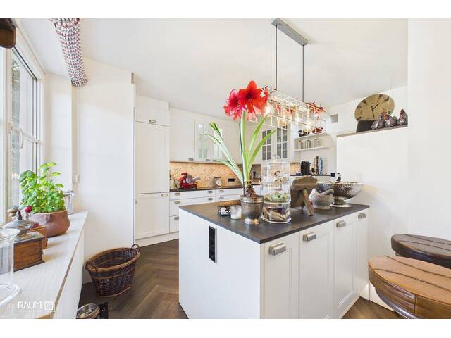 Immobilie in Landskron - NEUES ANGEBOT: Stilvolles Mehrfamilienhaus mit separater Wohneinheit - Bild 1