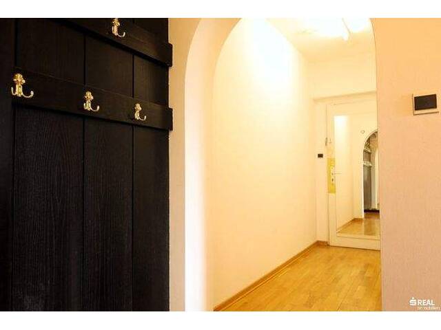 Immobilie in Villach-Innere Stadt - Wohnen mit Weitblick - geräumige Wohnung in St.Martin - Loggia und Tiefgarage! - Bild 2