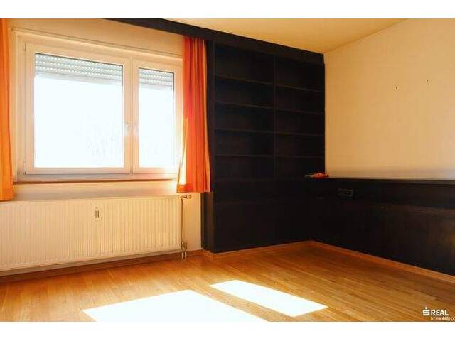 Immobilie in Villach-Innere Stadt - Wohnen mit Weitblick - geräumige Wohnung in St.Martin - Loggia und Tiefgarage! - Bild 4