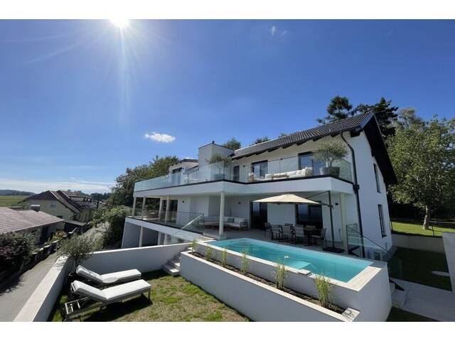 Immobilie in Lichtenberg - Traumhafte Erstbezugswohnung mit Garten, Pool und Fernblick in Lichtenberg! - Bild 3