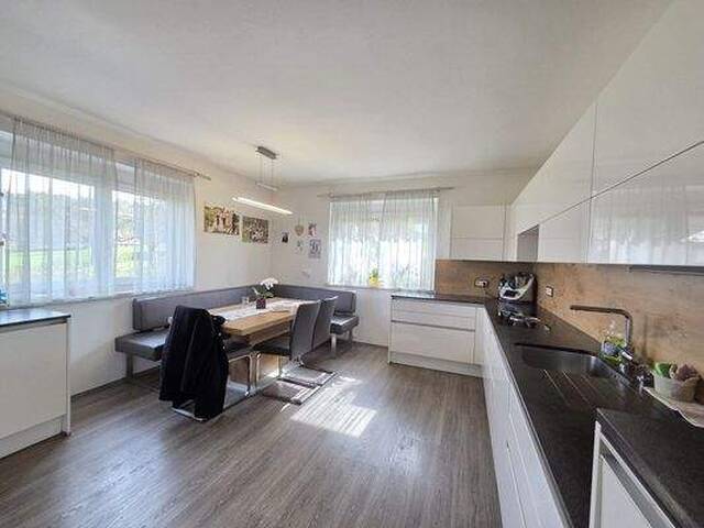 Immobilie in Eibiswald - Sehr gepflegtes Wohnhaus mit separaten Nebengebäude und Langcarport in ländlicher und sonniger Sackgassenlage - Bild 3