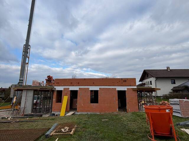 Immobilie in Gampern - Moderne Doppelhaushälfte mit 120 m² Wohnfläche nähe Attersee Neubausiedlung - Bild 0