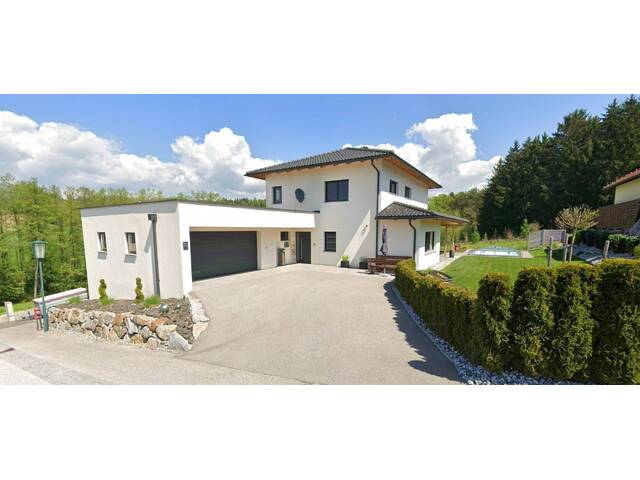 Immobilie in Forndorf - Neuwertiges Einfamilienhaus (BJ 2019) in Massivbauweise mit Pool, 979 m² Grundstück & unverbaubarem Grünblick - Privatverkauf im Bieterverfahren - Bild 0