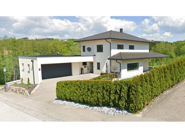 Immobilie in Forndorf - Neuwertiges Einfamilienhaus (BJ 2019) in Massivbauweise mit Pool, 979 m² Grundstück & unverbaubarem Grünblick - Privatverkauf im Bieterverfahren - Bild 1