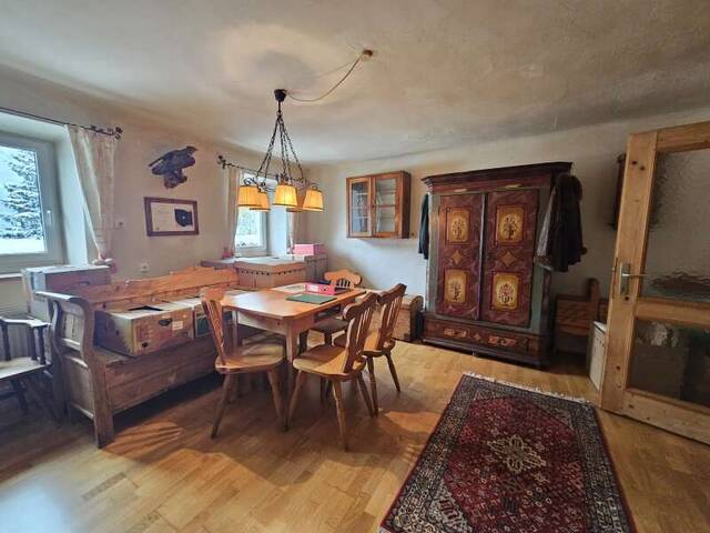 Immobilie in Nikolsdorf - Gepflegtes Landhaus mit insgesamt 5 Wohnungen - Bild 2