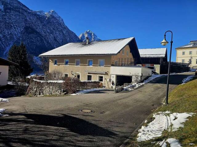 Immobilie in Nikolsdorf - Gepflegtes Landhaus mit insgesamt 5 Wohnungen - Bild 4