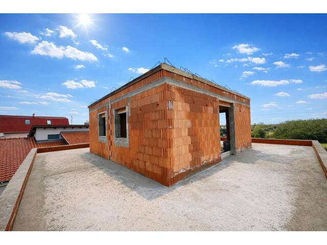 Immobilie in Pfaffstätten - Modernes Wohnen auf höchstem Niveau! Doppelhaushälfte - BJ 2026 - Erstbezug - WNFL ca. 179m² - 7 Zimmer - Garten - Dachterrasse - 2 Stellplätze - Luftwärmepumpe - Bild 1