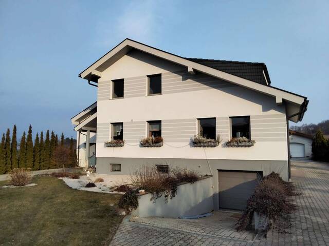 Immobilie in Wiesen - WIESEN , schöne Ruhelage, traumhafte Liegenschaft mit Wintergarten, Pool, Biotop, 4 Garagen etc. (Provisionsfrei) - Bild 2