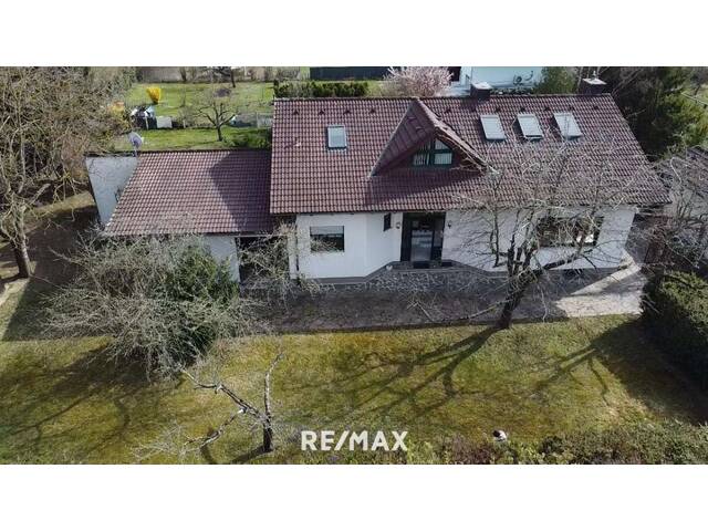 Immobilie in Föhrenau - Großzügige Liegenschaft | attraktives Einfamilienhaus mit Galerie|1.706 m² Grundstück | 2 Garagen! - Bild 2