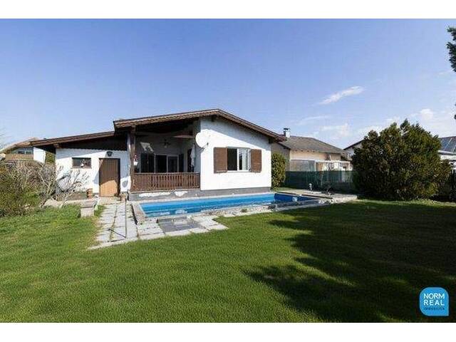 Immobilie in Theresienfeld - Charmantes Einfamilienhaus mit Schwimmbad und Garage in Theresienfeld - Bild 0