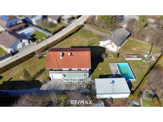 Immobilie in Ebenthal - Wohnen wie im Urlaub: Haus mit Pool, viel Grün & Privatsphäre in Ebenthal - Bild 0