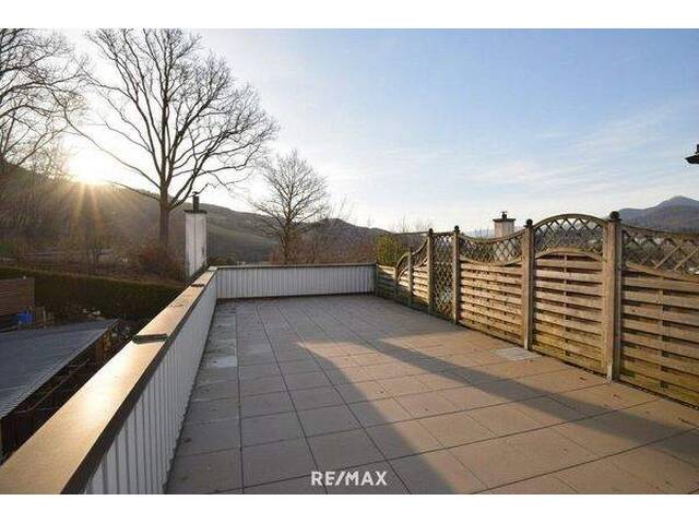 Immobilie in Traisen - In Traisen: Wohnung 88m²- renoviert- mit großer Terrasse tollem Ausblick für nur 119.000 € zzgl. 7.000 € für Parkplatz! - Bild 2