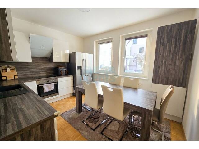 Immobilie in Laakirchen - Frühlings-Highlight: Helle, Modernisierte EG-Wohnung mit Loggia, Carport & Top-Küche in ruhiger Lage - Bild 4