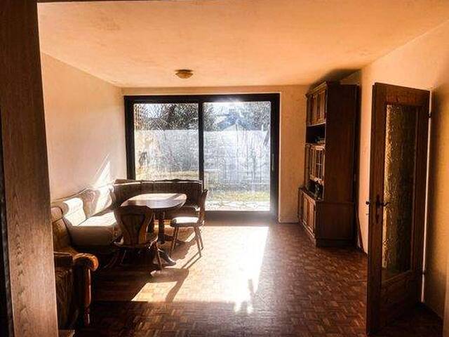 Immobilie in Oberndorf - DO IT YOURSELF-großzügiges Reihenhaus als Sanierungsobjekt in Oberndorf - Bild 1