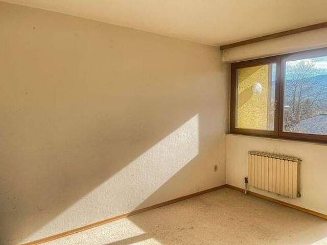 Immobilie in Oberndorf - DO IT YOURSELF-großzügiges Reihenhaus als Sanierungsobjekt in Oberndorf - Bild 2